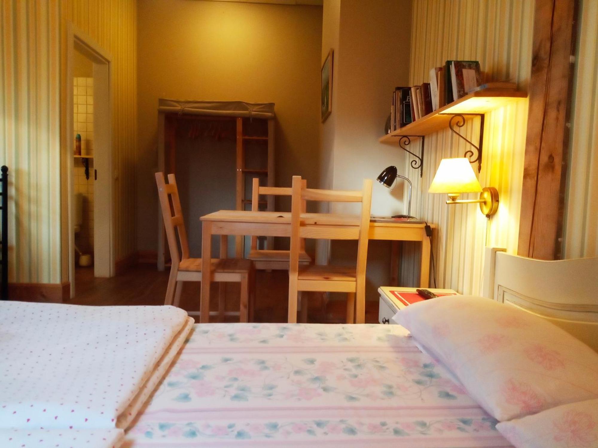 Hostal Senosios Geguzines Ukis Habitación foto